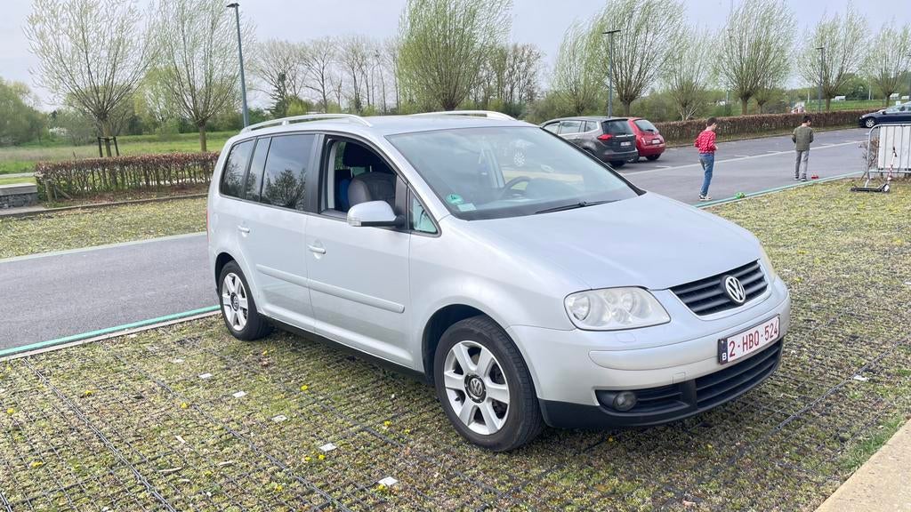 VW Touran 2004, Argent ou Gris, 7 places, 5 portes, Automatique