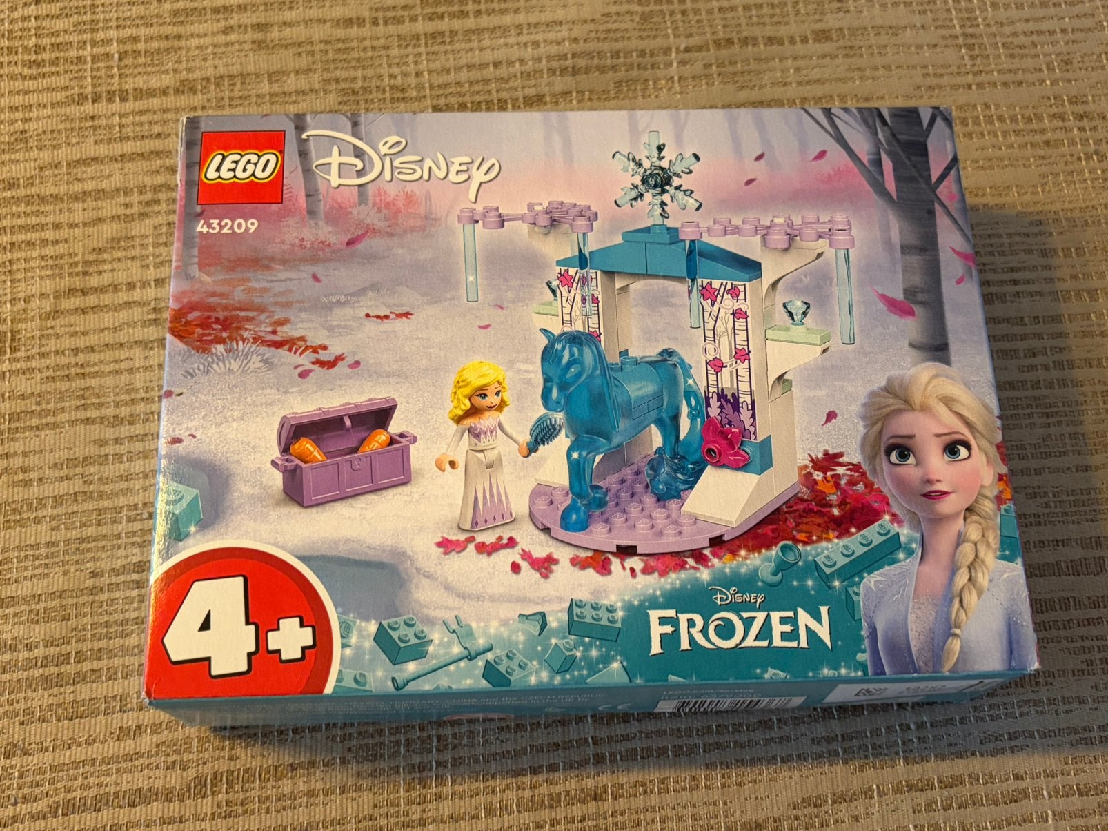 LEGO - Disney Frozen - 43209 - Elsa en de Nokk ijsstal, Inclusief instructies, Lego, Ophalen of Verzenden, Zo goed als nieuw