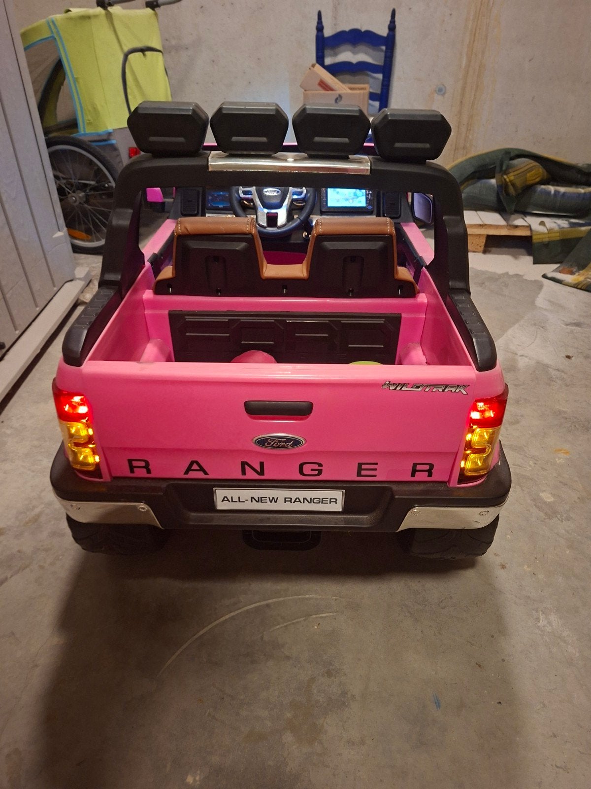 Te koop: elektrische Ford  4x4 – roze
Mooie, Kinderen en Baby's