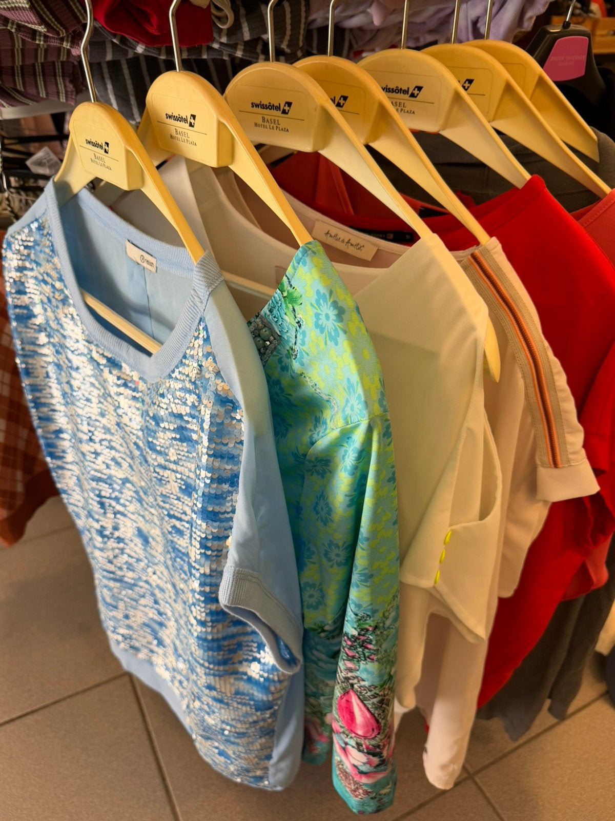 Pakket kledij merkkleding  vrouw , man maat S-ML, Kleding | Dames, Dames-kledingpakketten, Ophalen, Gedragen, Maat 38/40 (M)