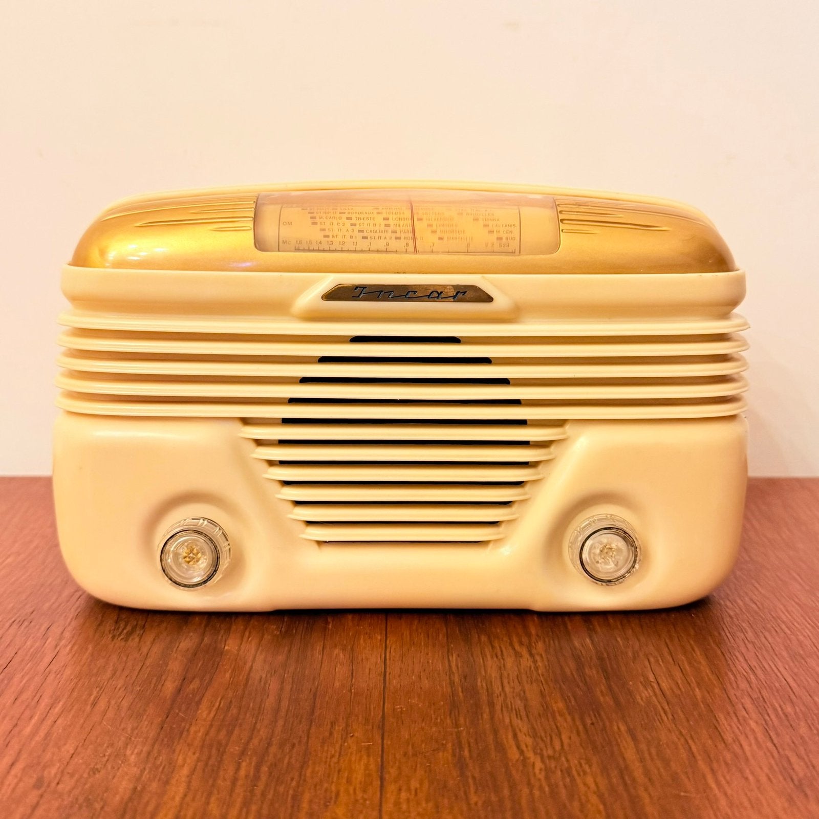 RADIO À TUBE VINTAGE INCAR VZ523 BAKELITE 1950 RADIO RARE, Envoi
