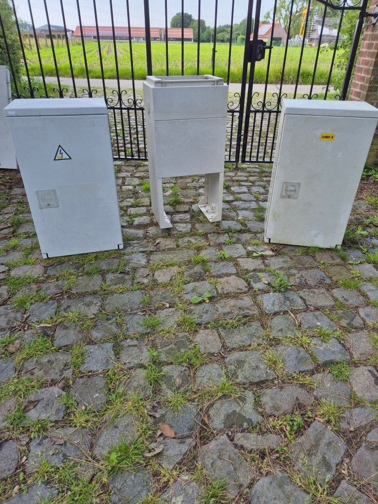 Armoire de trottoir EH3, Enlèvement