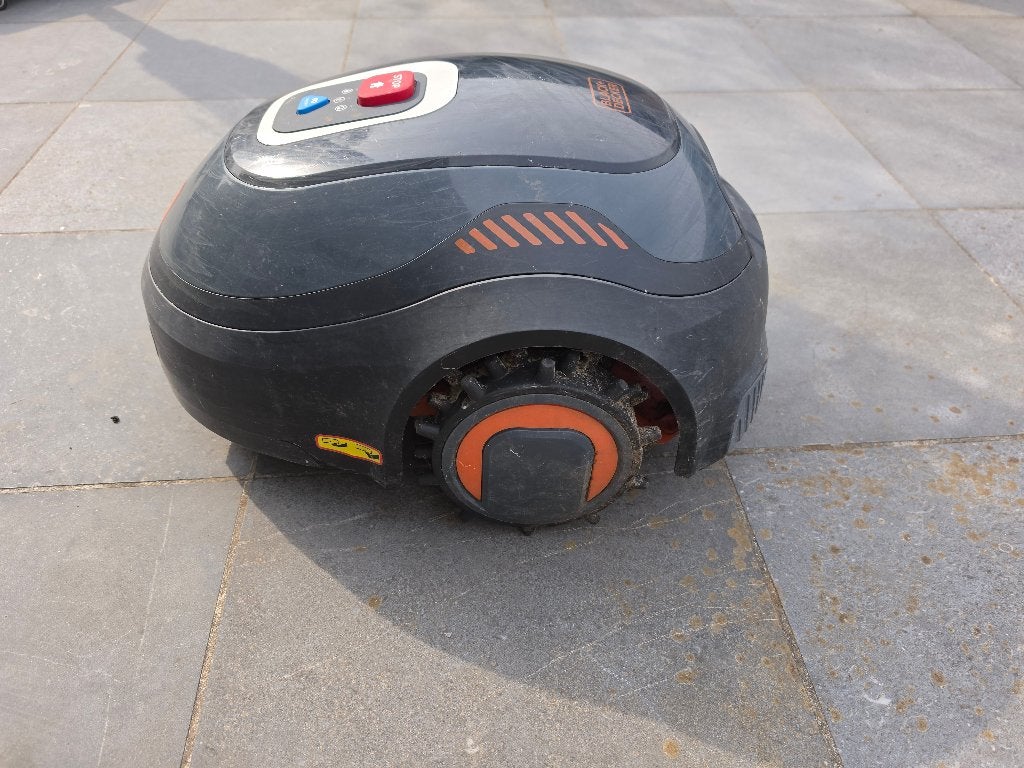 Robot grasmaaier Black&Decker, Ophalen, Gebruikt, Minder dan 20 cm, Black&Dekker