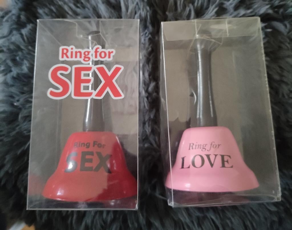 Rode en roze belletjes, Hobby en Vrije tijd, Ophalen, Nieuw, Feestartikel