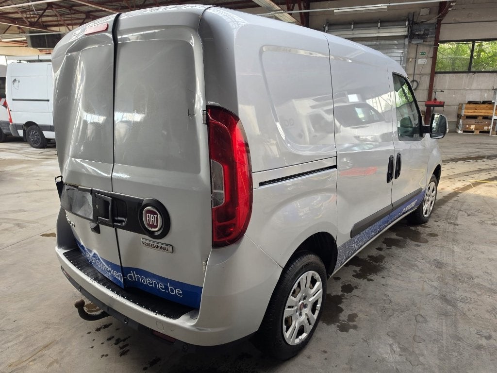 FIAT DOBLO 2019, 57500 km, voiture accidentée, Autos, Achat, Euro 6, Entreprise, Boîte manuelle