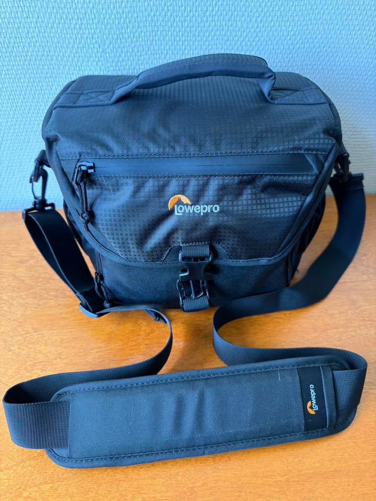 Sac lowepro nova 180 AW II, Audio, Tv en Foto, Foto | Cameratassen, Ophalen of Verzenden, Zo goed als nieuw, Lowepro