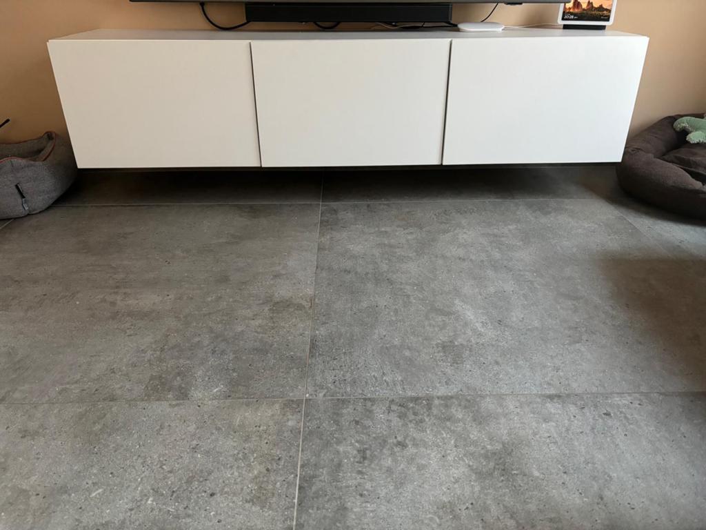 Tv kast besta, Huis en Inrichting, Kasten |Televisiemeubels, Ophalen, Zo goed als nieuw