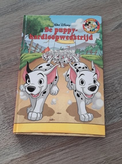 Disney de puppy hardloop wedstrijd, Ophalen of Verzenden, Zo goed als nieuw, Fictie algemeen