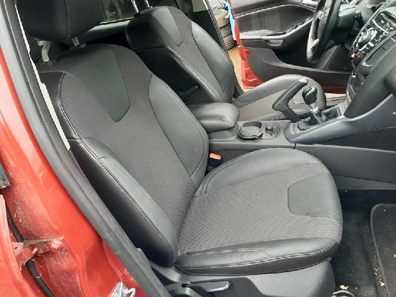ACCOUDOIR CENTRAL Ford Focus 3 (01-2010/12-2019), Utilisé, Ford