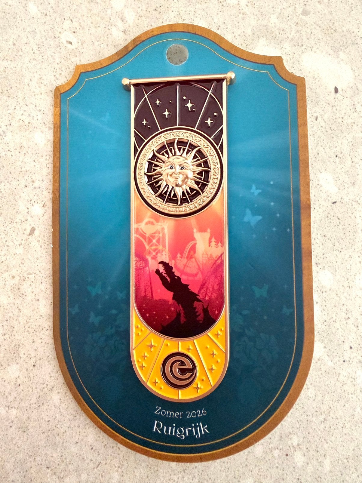 Efteling ruigrijk plein zomer 2026 pin limited of ruilen, Verzamelen, Ophalen of Verzenden, Nieuw, Button of Speldje