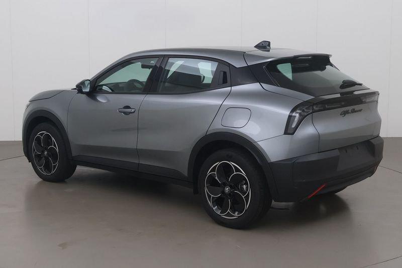 Alfa Romeo Junior E- 54 kwh elettrica 156 AT, Auto's, Automaat, Gebruikt, Zwart, Overige bekleding