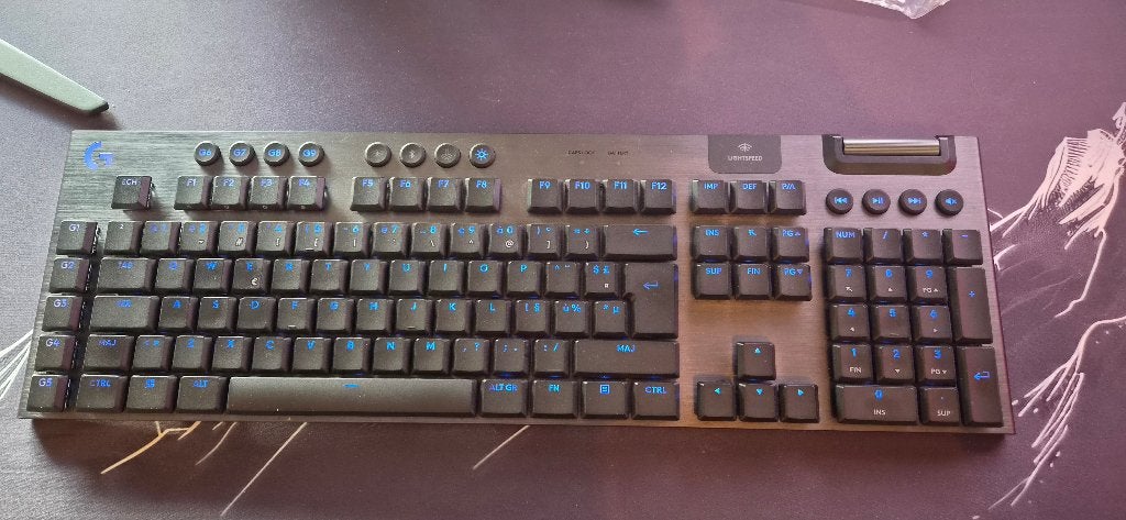 Clavier Logitech, Enlèvement ou Envoi, Logitech, Azerty, Comme neuf