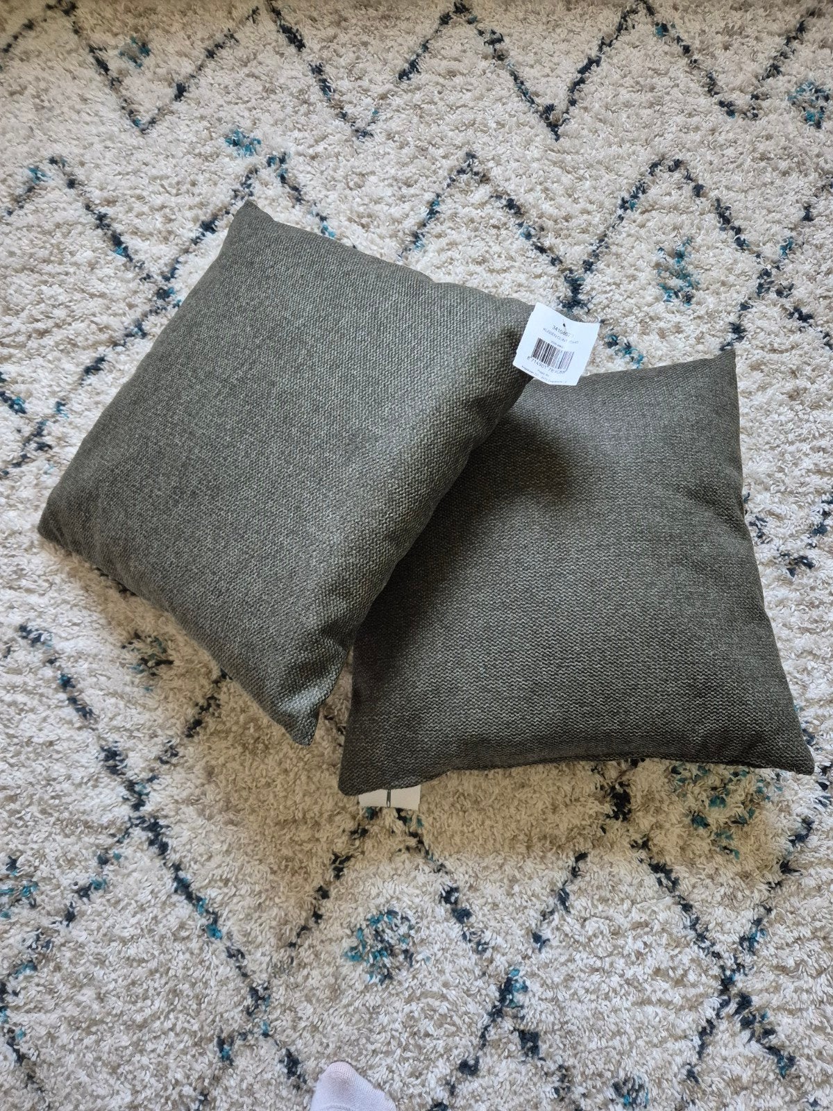 Set van 2 Sierkussens "Clint" – Groen/Mergel – 45x45 cm (Nie, Maison & Meubles, Neuf, Coussin décoratif, Enlèvement ou Envoi, Carré