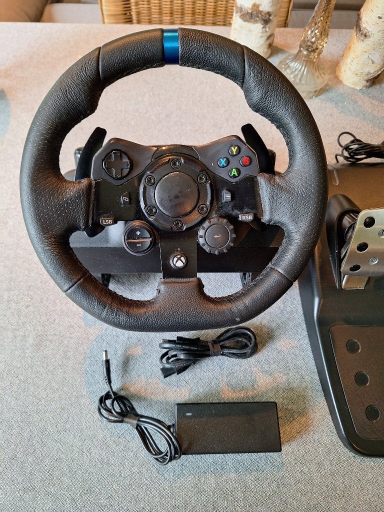 Logitech-G G923 Trueforce Sim Racing Wheel Xbox / PC, Games en Spelcomputers, Games | Pc, Zo goed als nieuw, Racen en Vliegen
