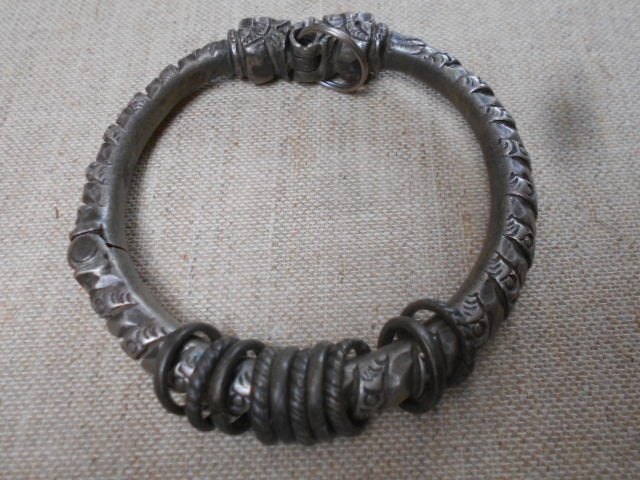 bracelet et collier anciens, fabriqué à la main en Inde, Bijoux, Sacs & Beauté, Enlèvement ou Envoi, Utilisé, Autres matériaux
