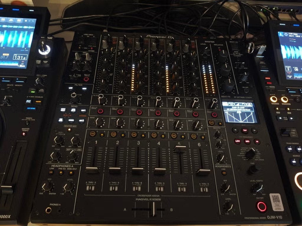 Pioneer DJM-V10 ex-demo met 1 jaar garantie | factuur, Musique & Instruments, Enlèvement, Neuf, 5 à 10 canaux, Entrée micro