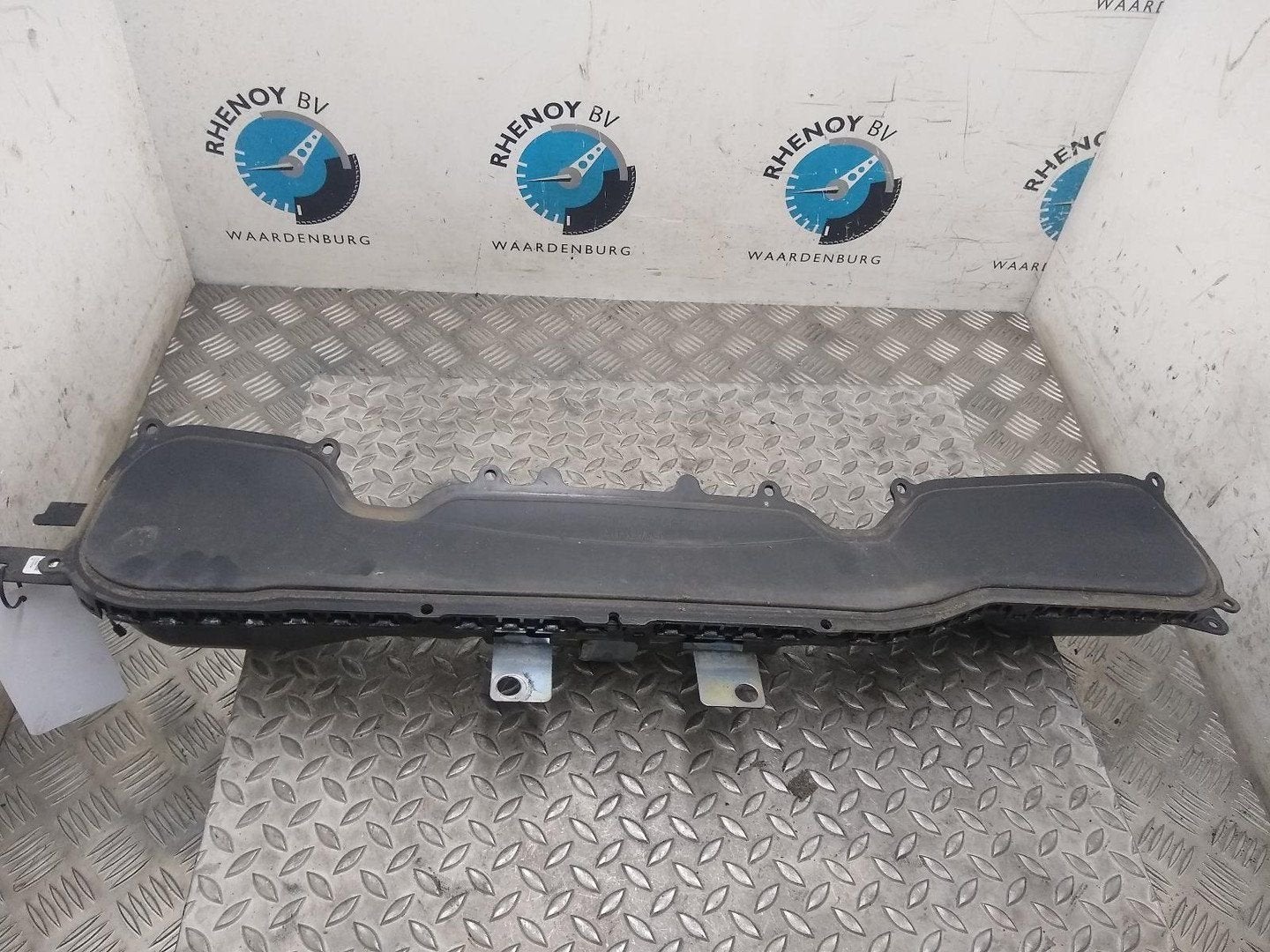 VOLVO V40 2.0 T2 R-DESIGN AIRBAG MOTORKAP 2016, Enlèvement ou Envoi, Utilisé, ARN reconnu