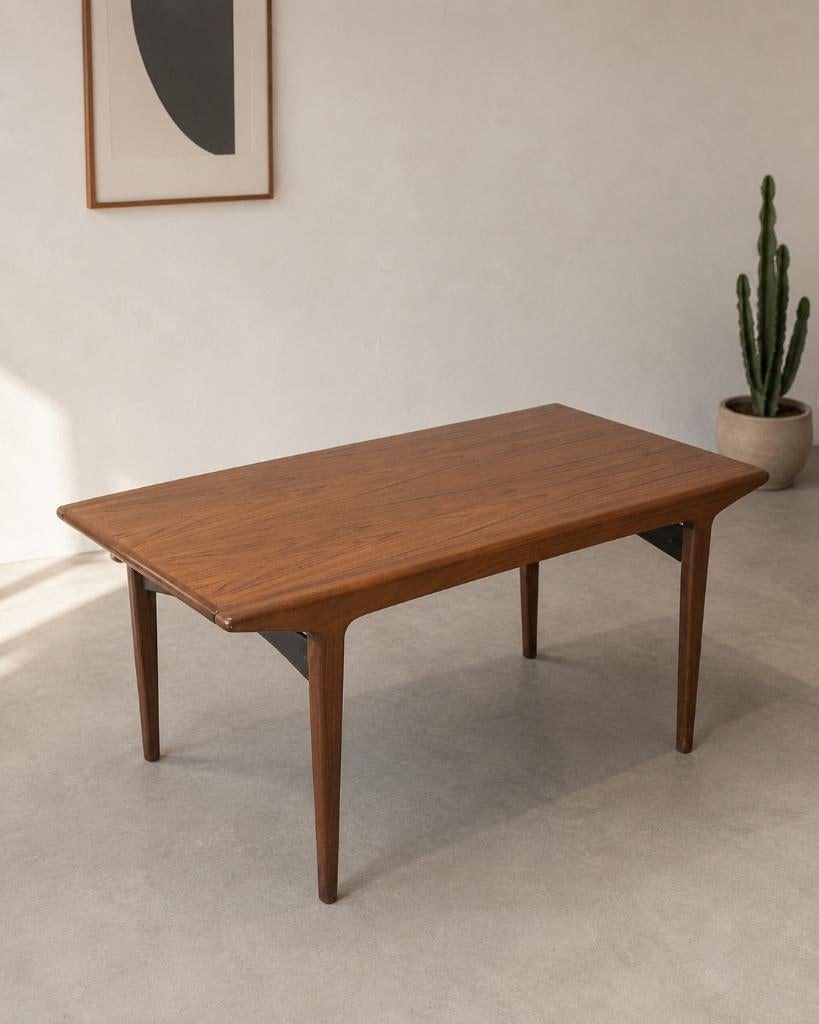 Table scandinave en teck Johannes Andersen pour Uldum, Enlèvement, Teck