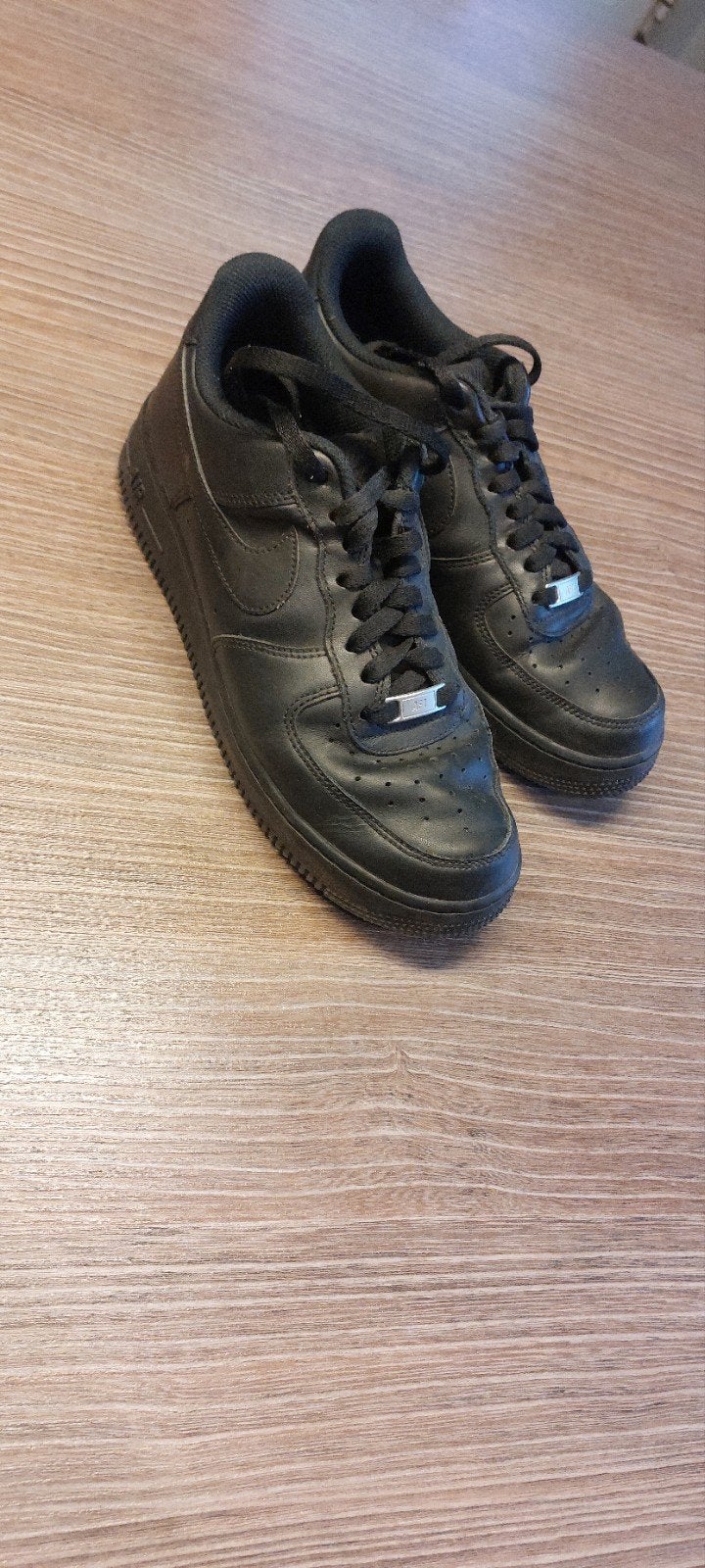 Bijna nieuwe Nike air force schoenen maar 41, Vêtements | Hommes, Chaussures, Enlèvement, Noir