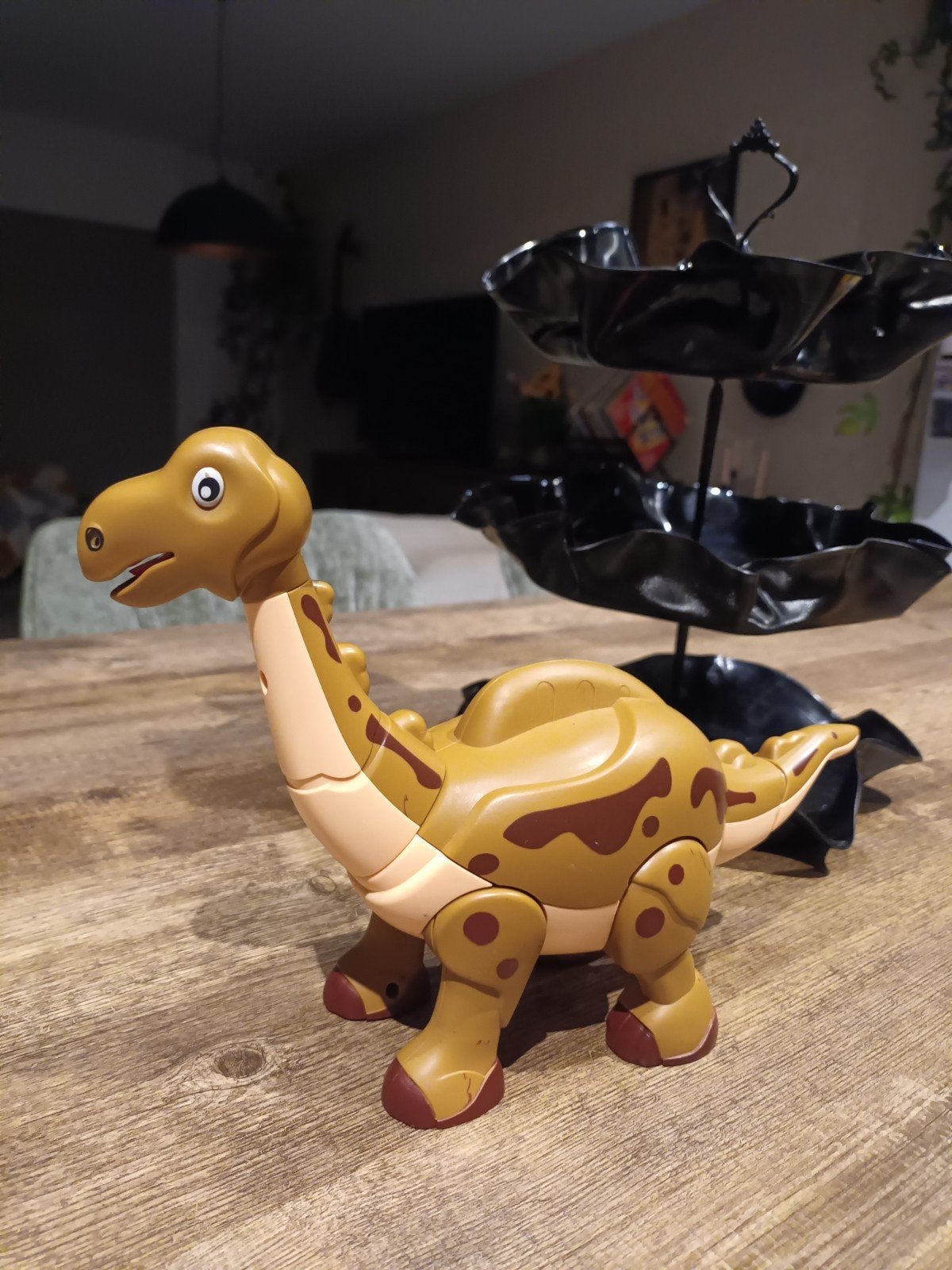 Dino, Enlèvement ou Envoi, Utilisé, Garçon ou Fille