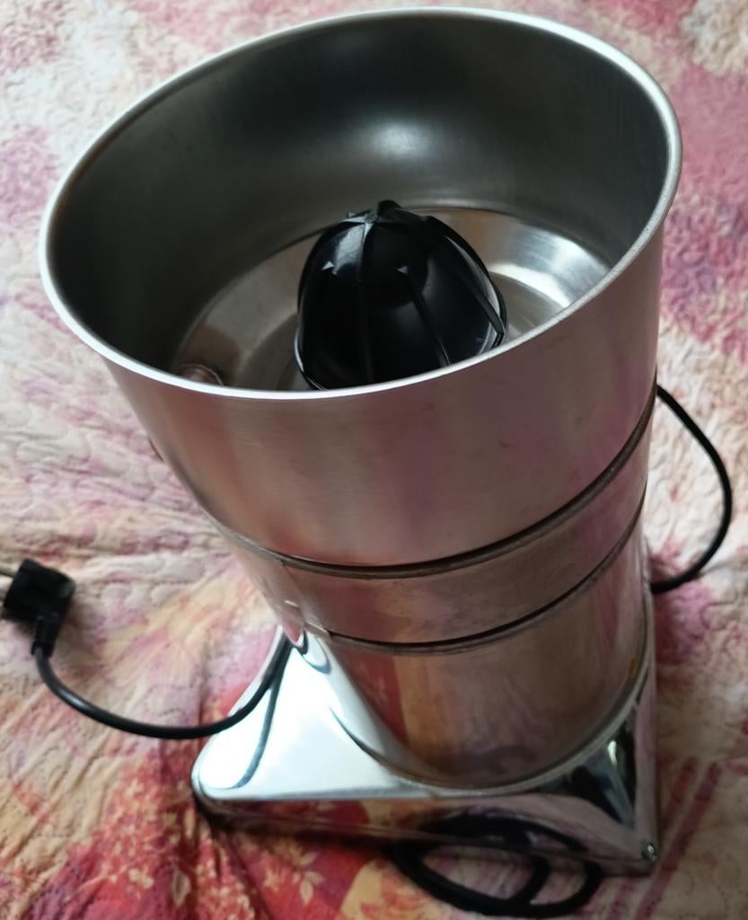 Mon 🥸 Extracteur de Jus 🧋 SANTOS 29 ? Inox ?, Electroménager, Extracteurs de jus, Enlèvement, Utilisé, Électrique, Presse-agrumes