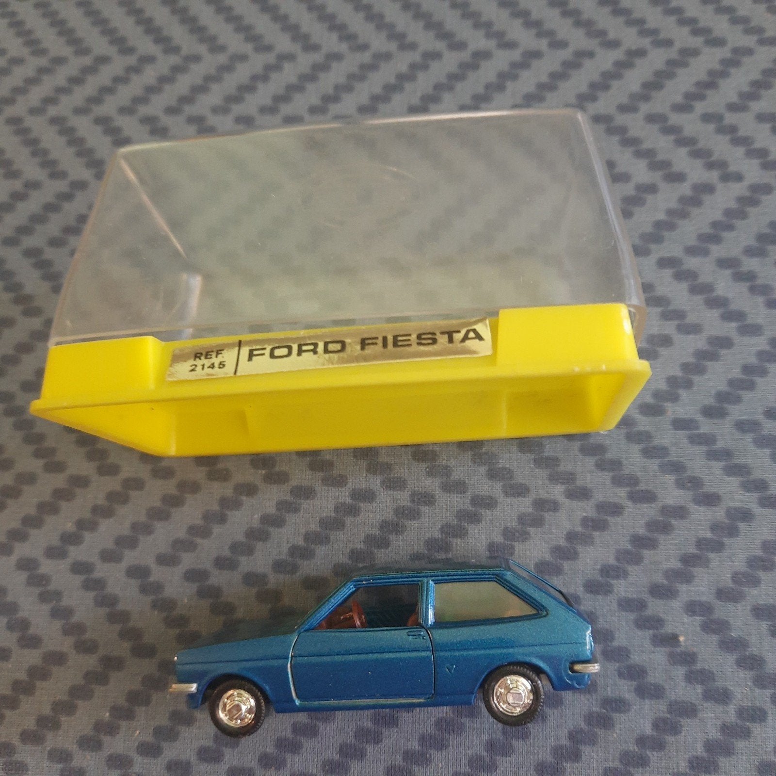 MIRA ESPANA* 1:64 *N 2145* FORD FIESTA *VINTAGE*NEUVE* MIB, Enlèvement, Neuf, Voiture, Autres marques