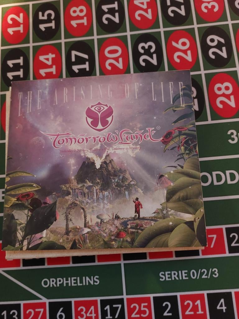 Tomorrowland 2013: The Arising of Life, Verzenden