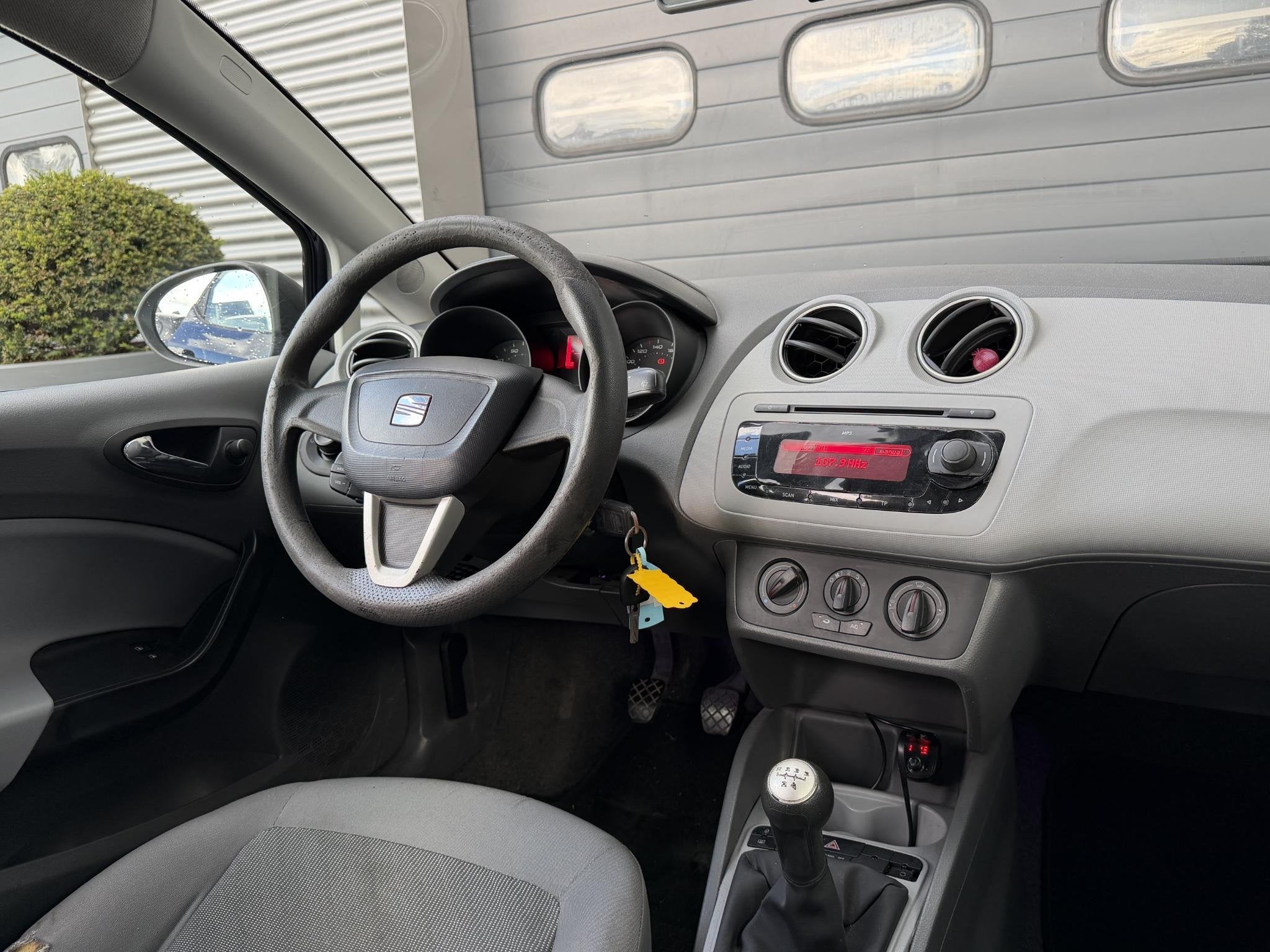SEAT Ibiza 1.2 Beat | Airco | Lichtmetalen Velgen | 5 Deurs, Auto's, Voorwielaandrijving, Blauw, Ibiza, Bedrijf