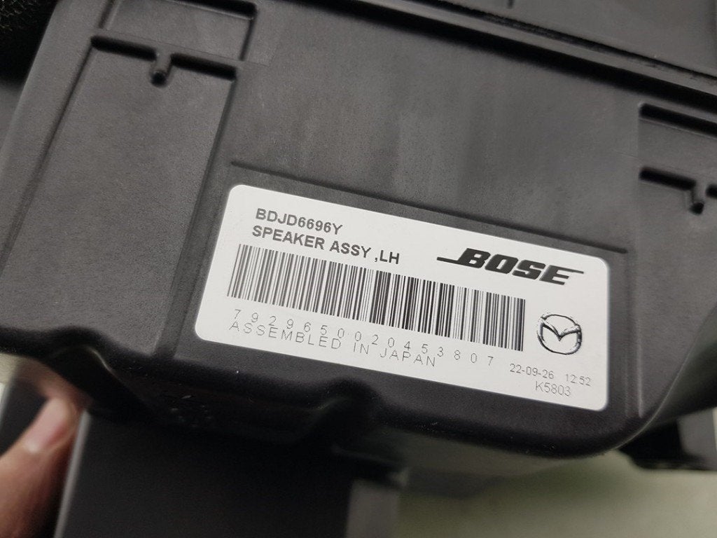 SUBWOOFER Mazda 3 Sport (BP) (01-2018/-) (|BDJD6696Y|), Dhr. J. Ham, Administratie@autoham.nl, Mazda, Utilisé