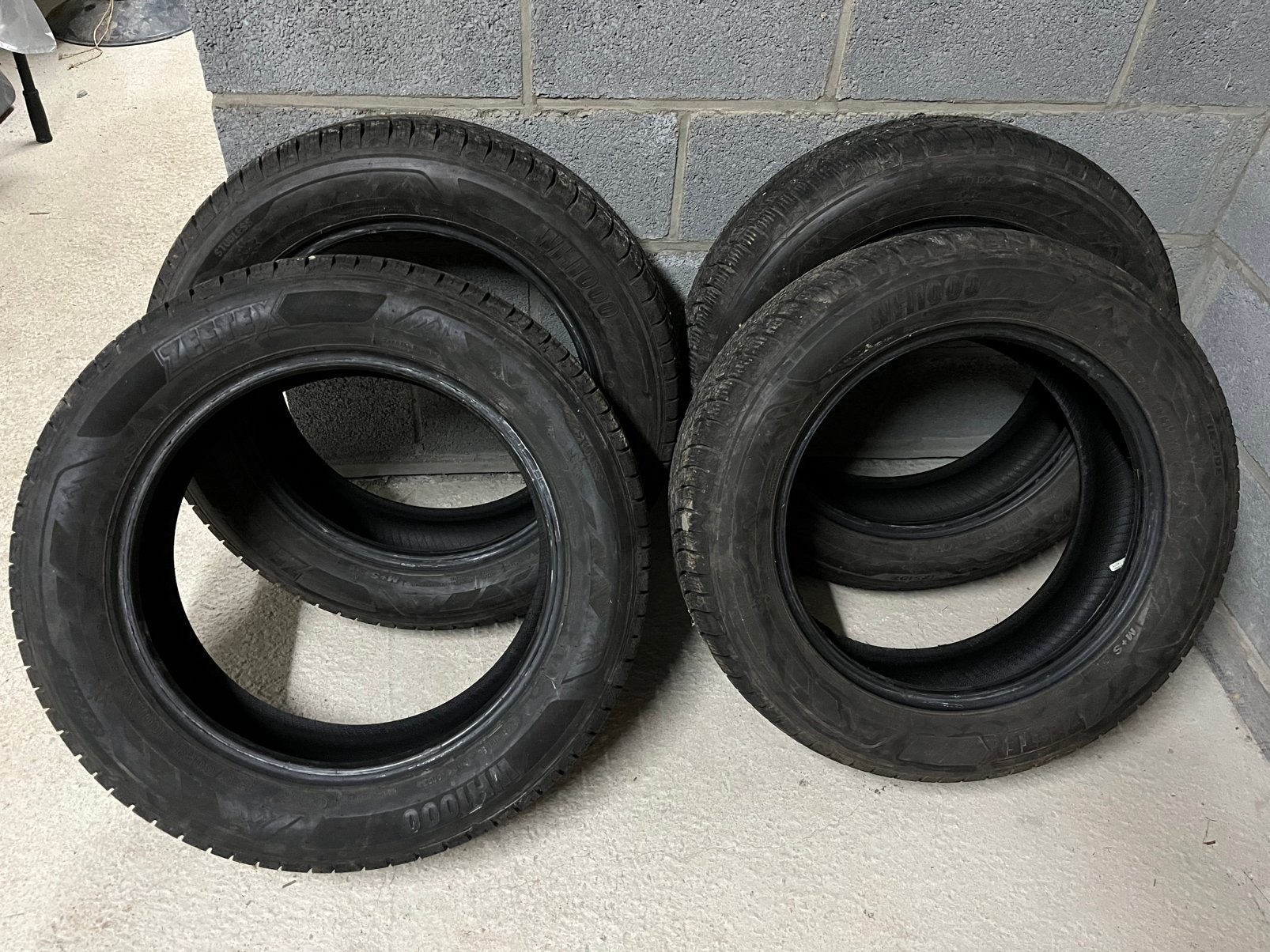 4 PNEUS HIVER ZEETEX 215-60R17, Autos : Pièces & Accessoires, Enlèvement, Pneus hiver, Pneu(s)