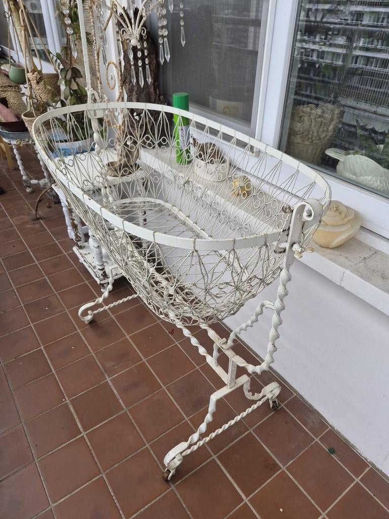 Brocante smeedijzeren wieg, Ophalen