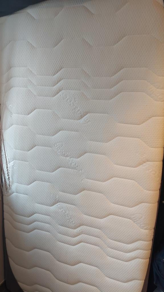 TE GEEF   1 persoonsmatras 90X200  dikte 15cm, Huis en Inrichting, Slaapkamer | Matrassen en Bedbodems, Ophalen, 90 cm, Eenpersoons