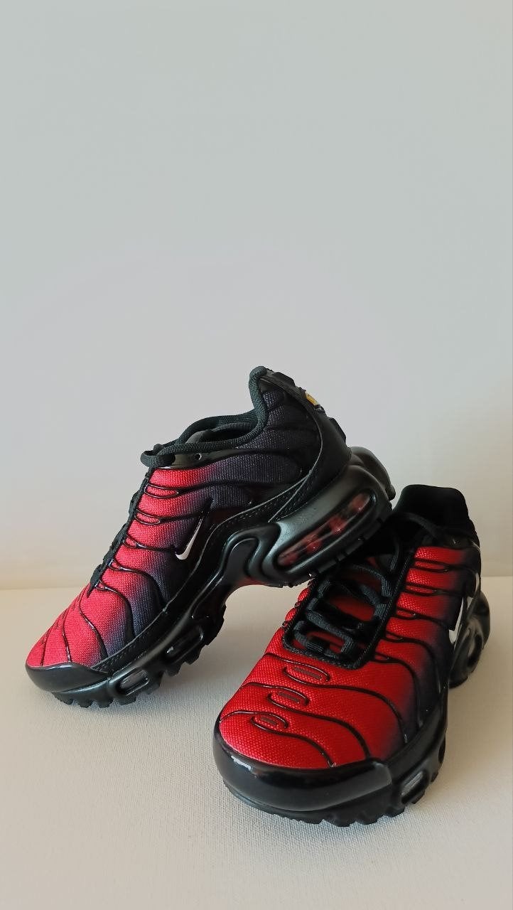 Nike Air Max Plus TN Rouge Noir - Taille 36 NEUVE, Enlèvement ou Envoi, Neuf, Noir