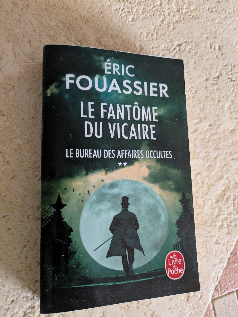 Le fantôme du vicaire (Éric Fouassier)., Boeken, Romans, Europa overig, Verzenden, Éric Fouassier., Zo goed als nieuw