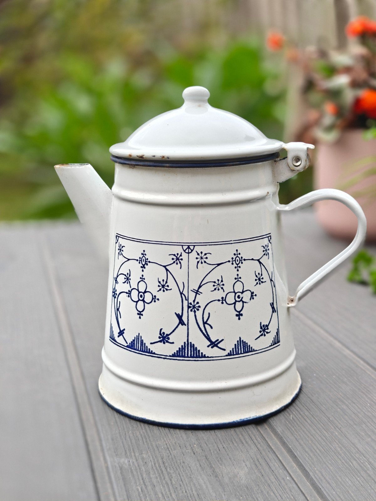 Cafetière vintage en émail — Blanche avec motif floral bleu, Enlèvement ou Envoi