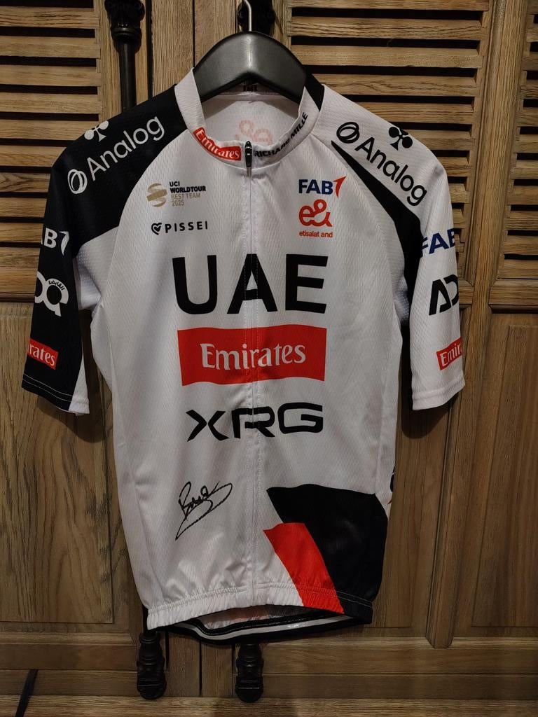 Shirt UAE getekend door Benoît COSNEFROY, Ophalen