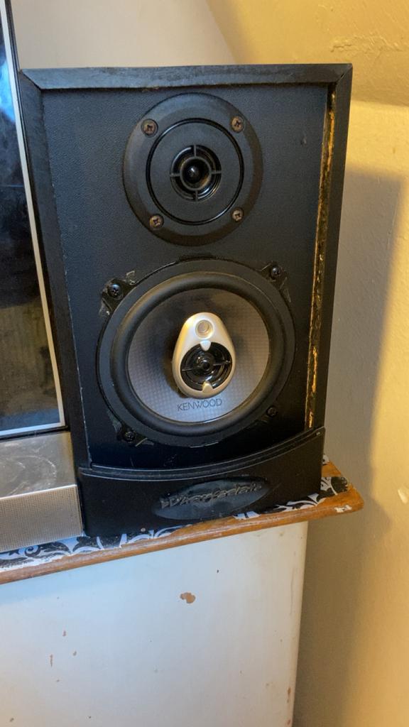 2 boxen plus subwoofer, Subwoofer, Zo goed als nieuw, 120 watt of meer, Ophalen