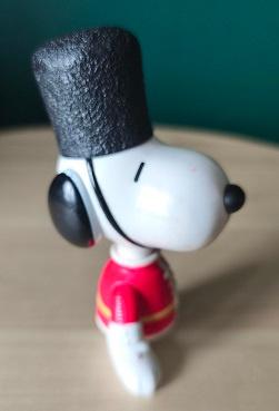 Snoopy uit Peanuts als Queens Wachter 1999, Verzamelen, Verzenden, Zo goed als nieuw