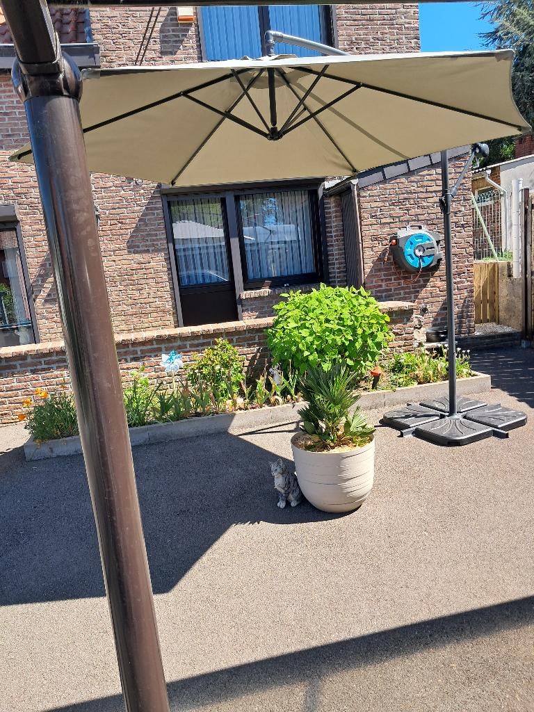 parasol beige lagoon, Tuin en Terras, Parasols, Ophalen, Verstelbaar, 2 tot 3 meter, Zo goed als nieuw