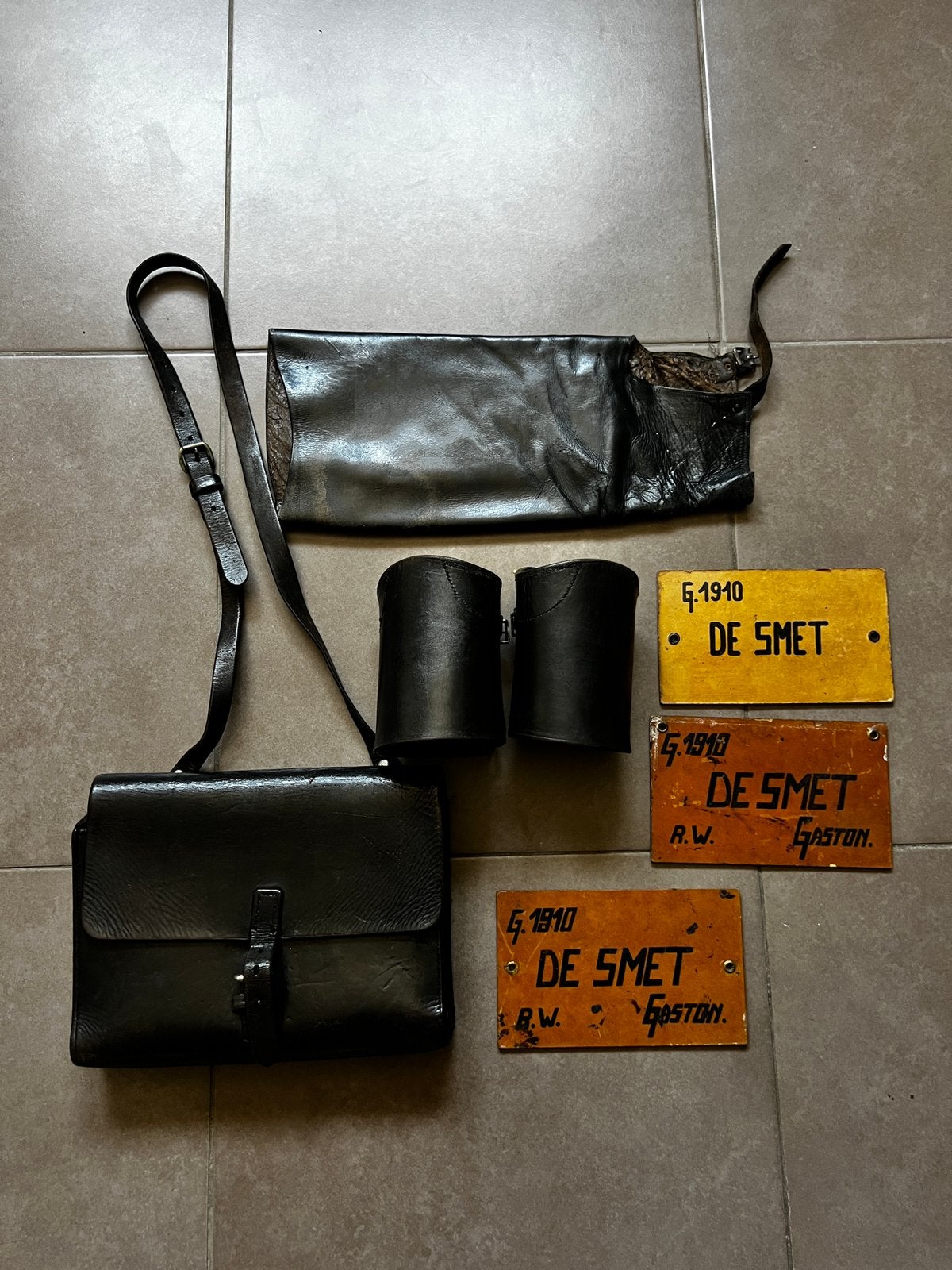 Antieke Belgische Rijkswacht lederen uitrusting 1910 De Smet, Ophalen of Verzenden, Rijkswacht, Kleding of Schoenen
