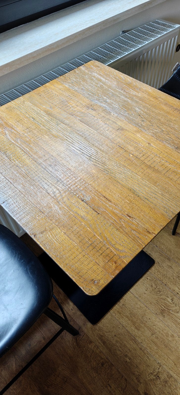 Table de bistrot Braza, Enlèvement