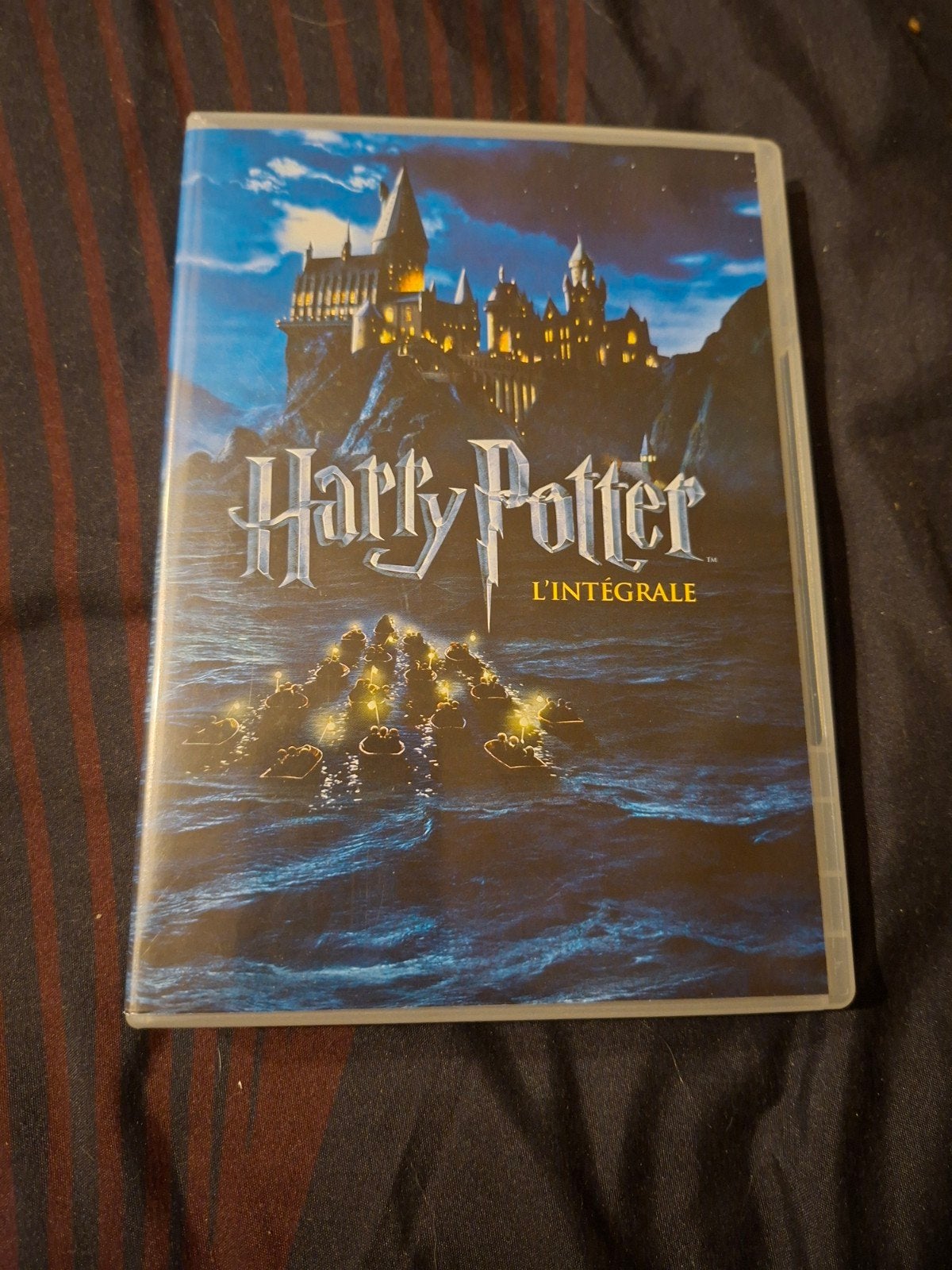 A vendre en coffret dvd l'intégrale Harry Potter, Comprend un boîtier, Enlèvement ou Envoi, Français, Fantasy