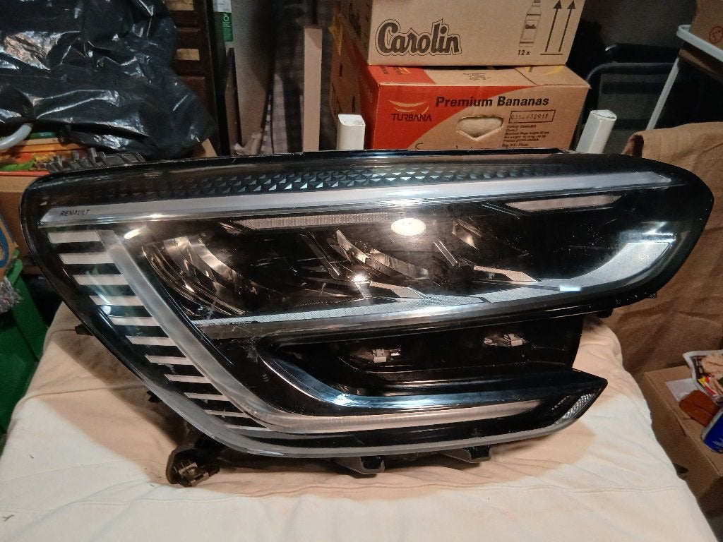 Phare/obtique avant droit R RENAULT 260105675 R 2000 (2010), Enlèvement, Renault