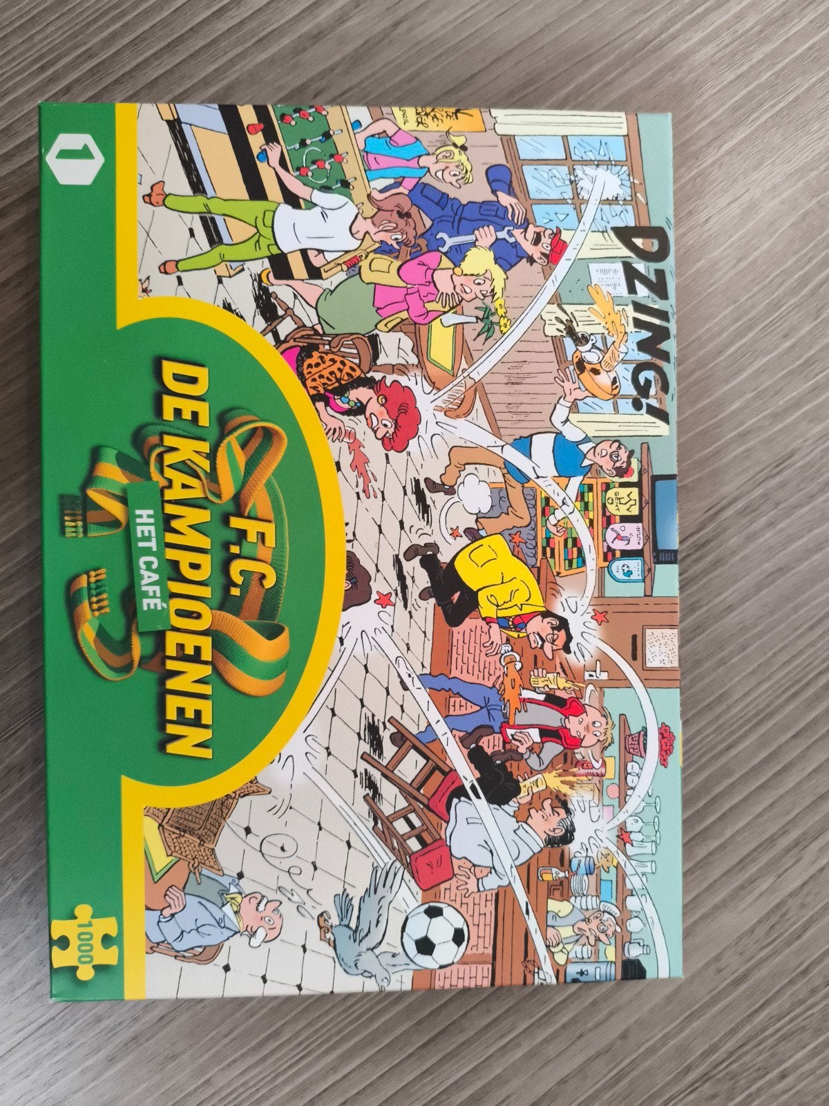 FC De Kampioenen puzzel - Het Café, Ophalen of Verzenden, 500 t/m 1500 stukjes, Zo goed als nieuw, Legpuzzel