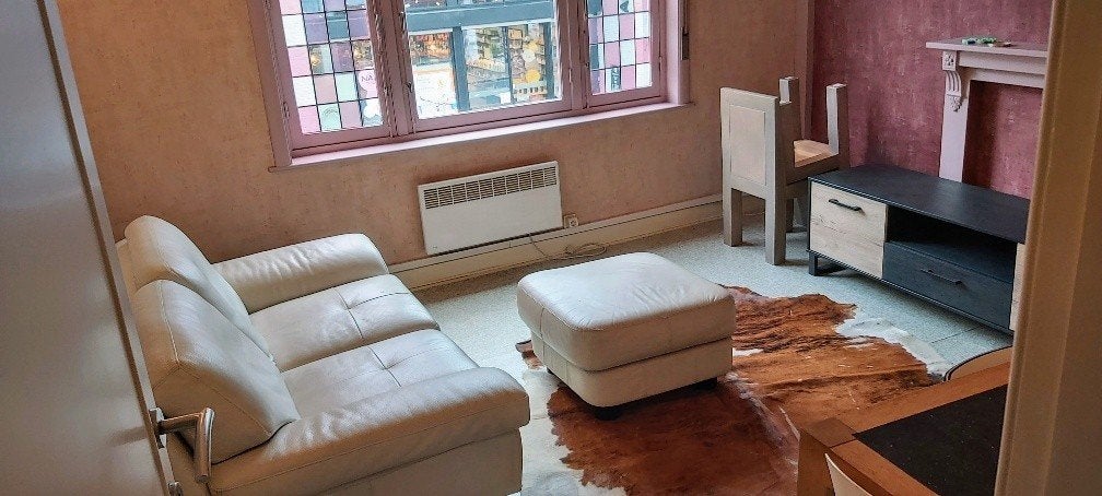 Te koop : Lederen  2 -zitsbank + Poef, Huis en Inrichting, Zetels | Voetbanken en poefs, Ophalen, 125 cm of meer, Leer, Zo goed als nieuw