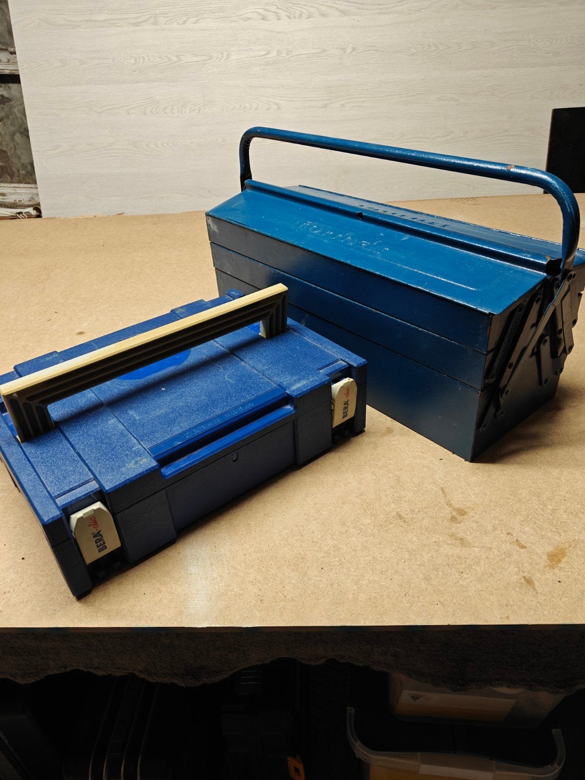 2 Gereedschapskoffers, Ophalen