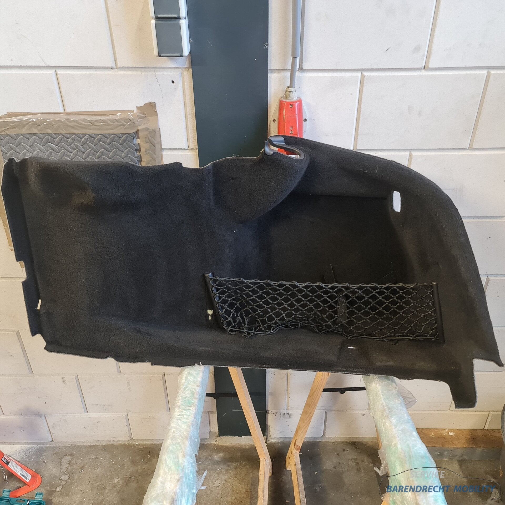Mercedes S Klasse W221 kofferbak bekleding opbergvak rechts, Gebruikt, Mercedes-Benz AG, Mercedes-Benz, Mercedesstrasse 120
70372  Stuttgart, DE