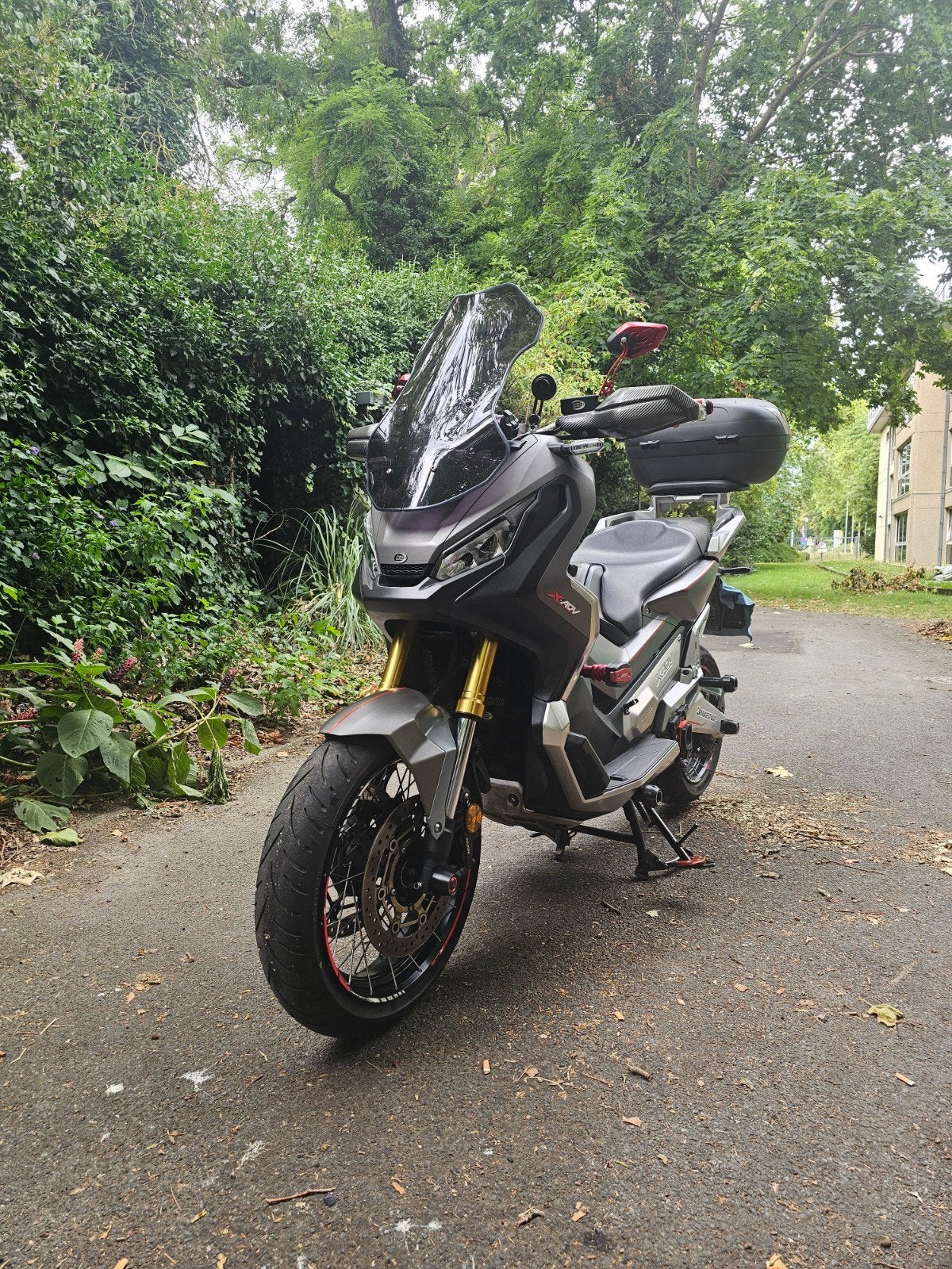 Xadv 750cc état  impeccable  + pot échappement  original, Motos, Occasion, Éclairage LED, Scooter, 750 cm³