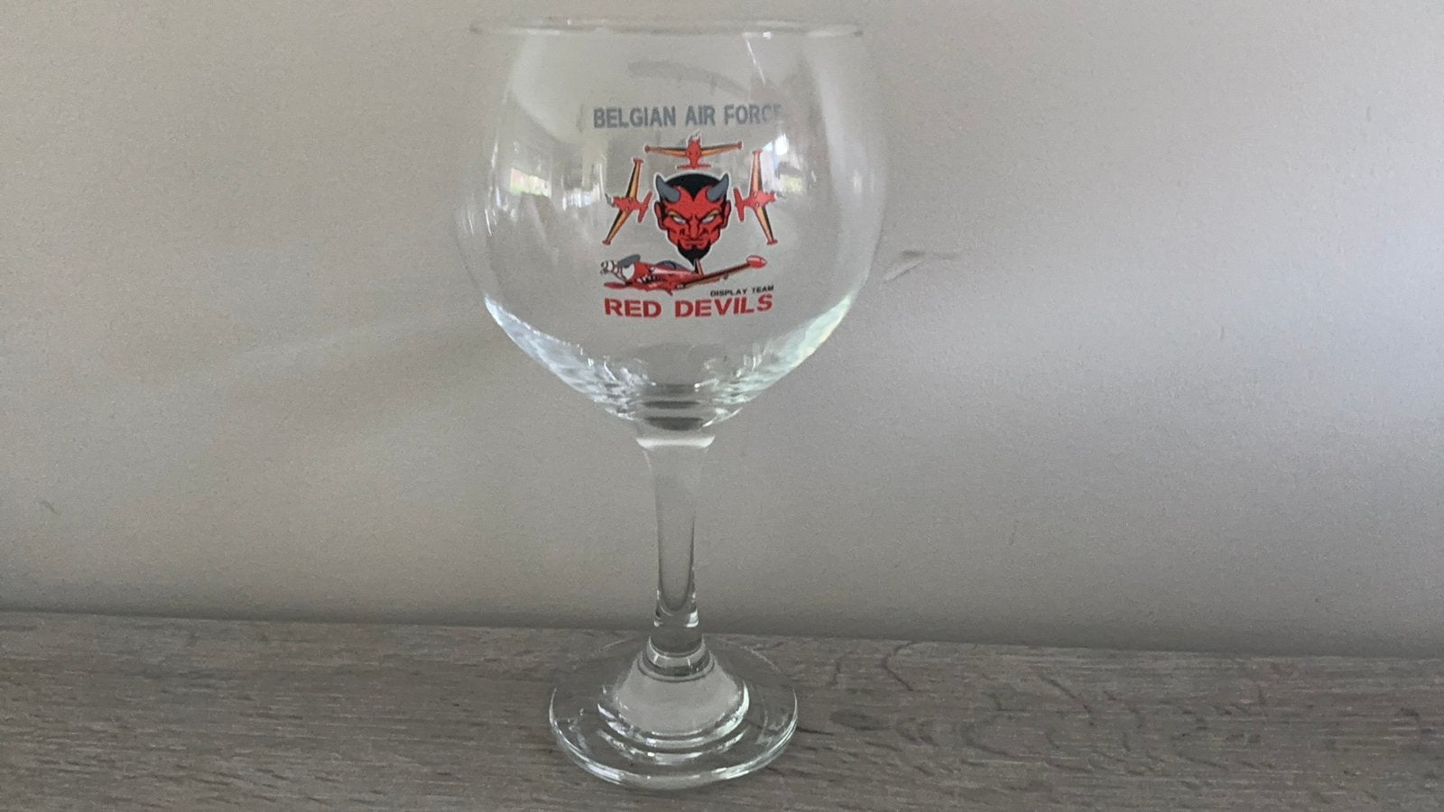 Red Devils Gin glas, Ophalen of Verzenden, Zo goed als nieuw