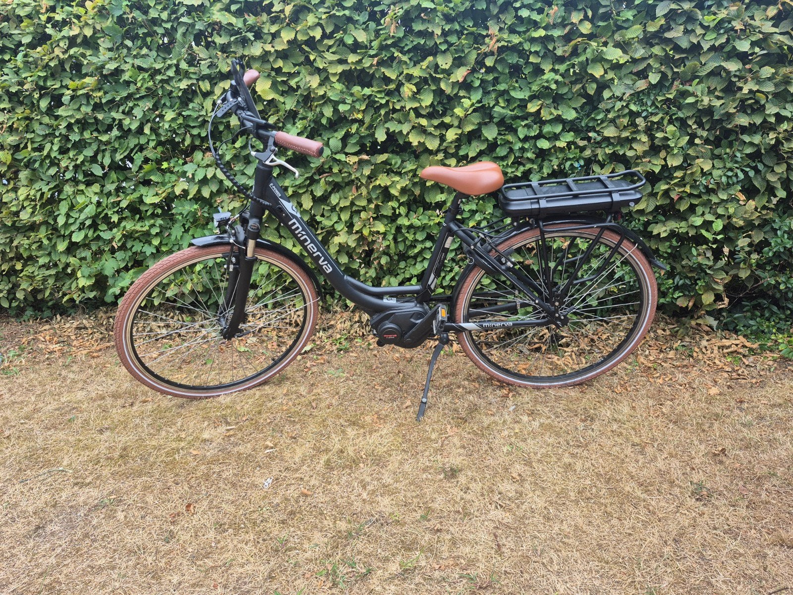 Zeer nette elektrische fiets - Minerva - Slechts 327,1km!, Zo goed als nieuw, 47 tot 51 cm, 50 km per accu of meer, Ophalen